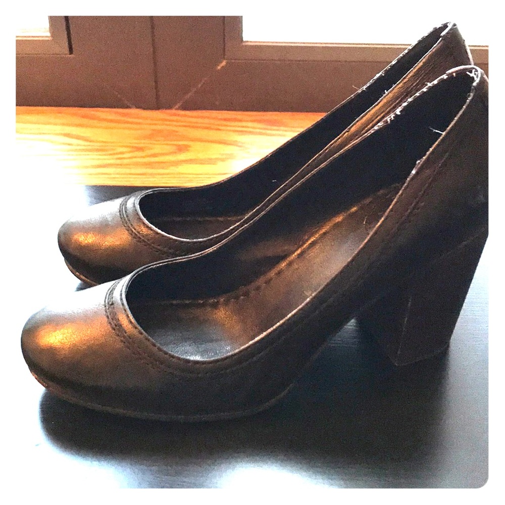 Frye Carson Pumps